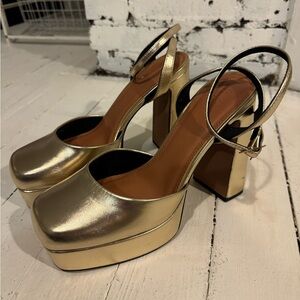 ASOS Metallic Gold Platform Heels Size 10 ✨